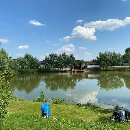 Max Pri Jazere Trstice