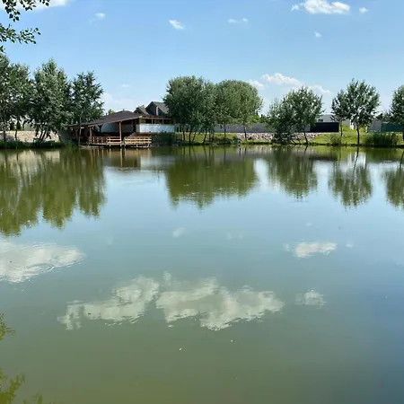 Max Pri Jazere Trstice