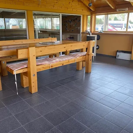 Max Pri Jazere * Trstice